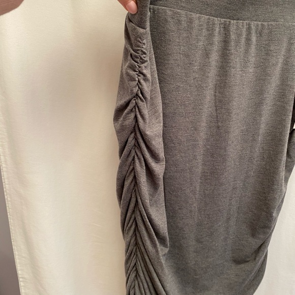 SO grey pencil skirt with ruching size large - Picture 2 of 4